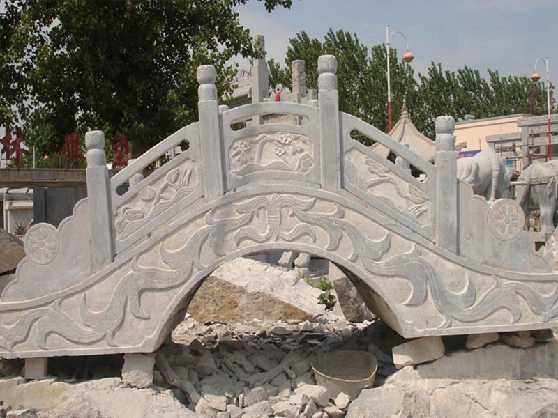 待安裝石拱橋[編號356]